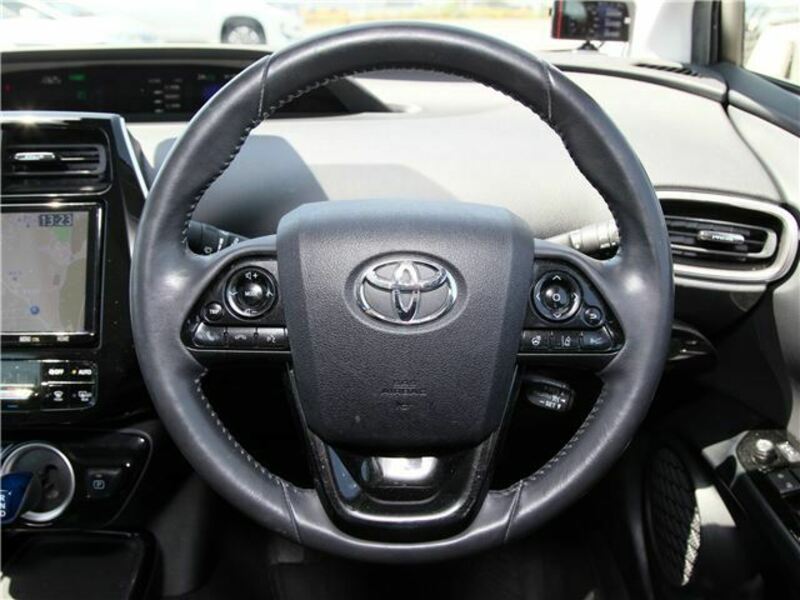 PRIUS PHV