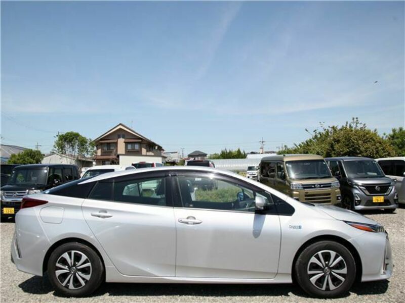 PRIUS PHV