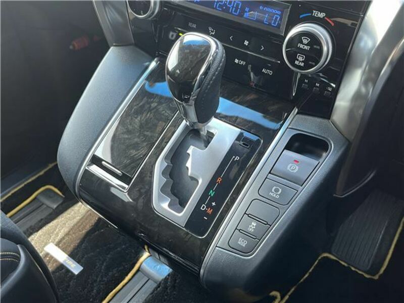 VELLFIRE-8