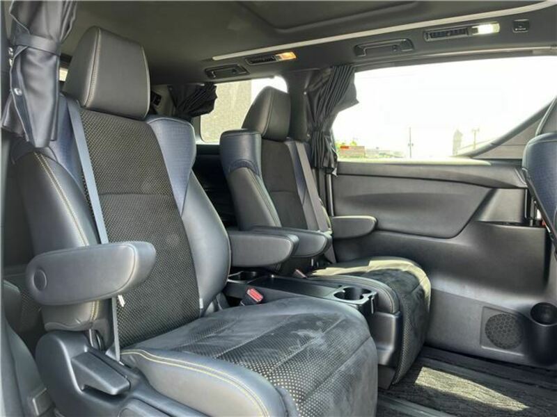 VELLFIRE-12