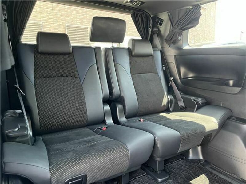 VELLFIRE-13
