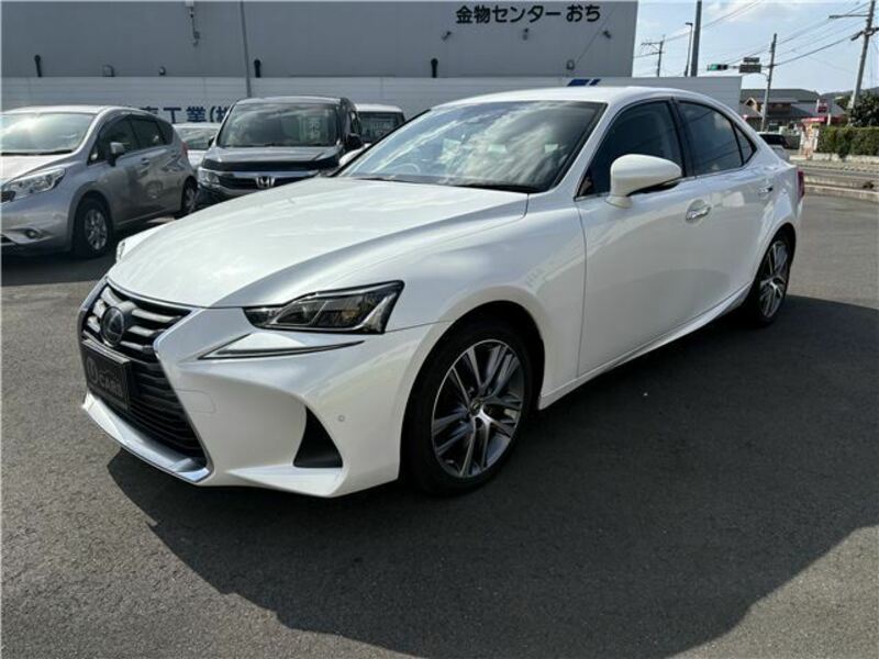 LEXUS IS
