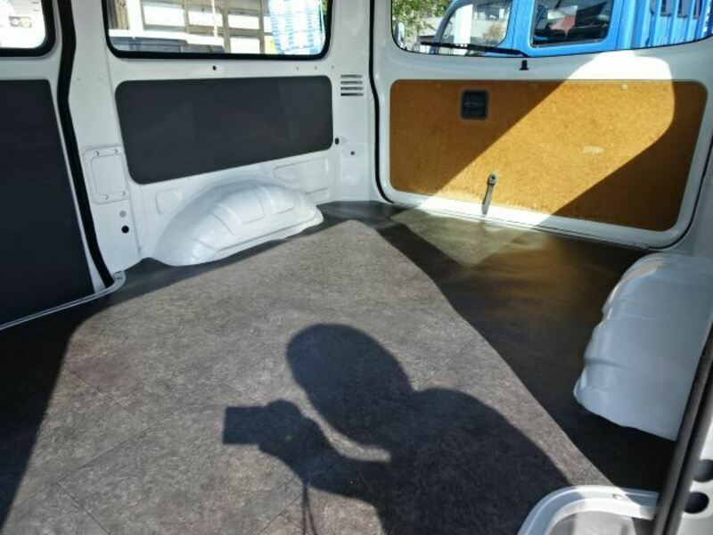 BONGO VAN
