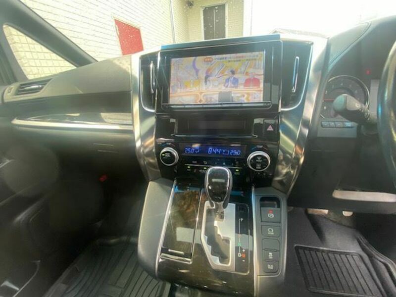 VELLFIRE-30