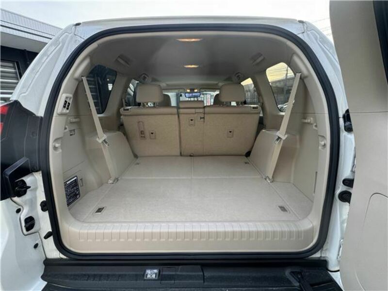 LAND CRUISER PRADO-32