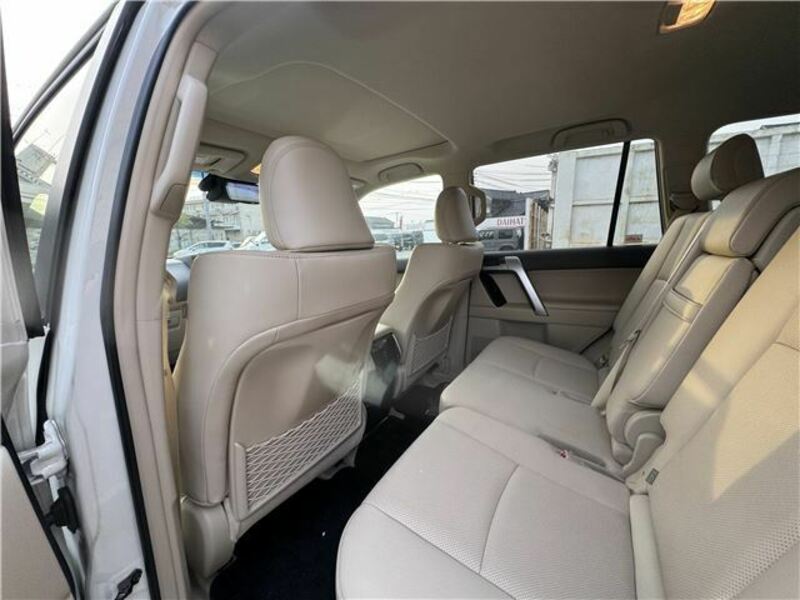 LAND CRUISER PRADO-36