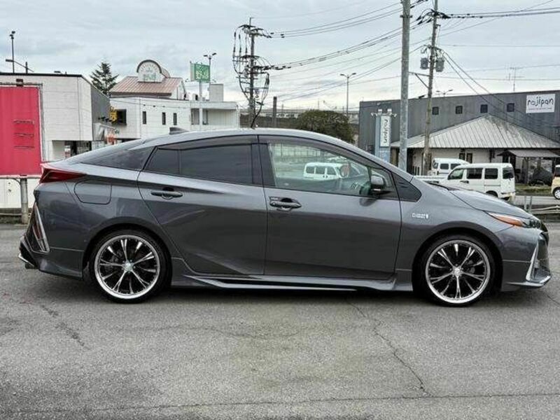 PRIUS PHV