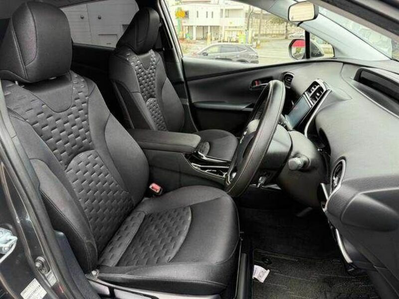 PRIUS PHV