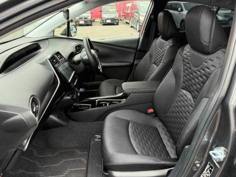PRIUS PHV