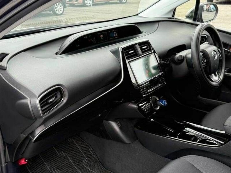 PRIUS PHV