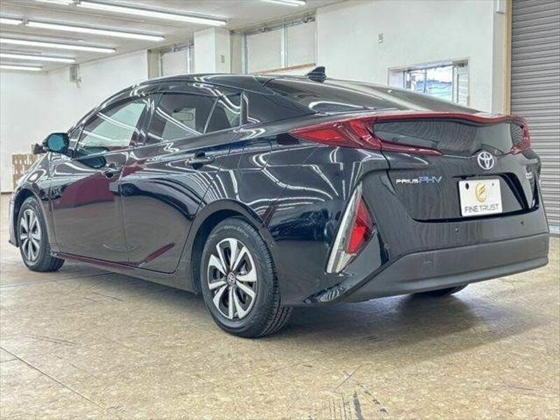 PRIUS PHV