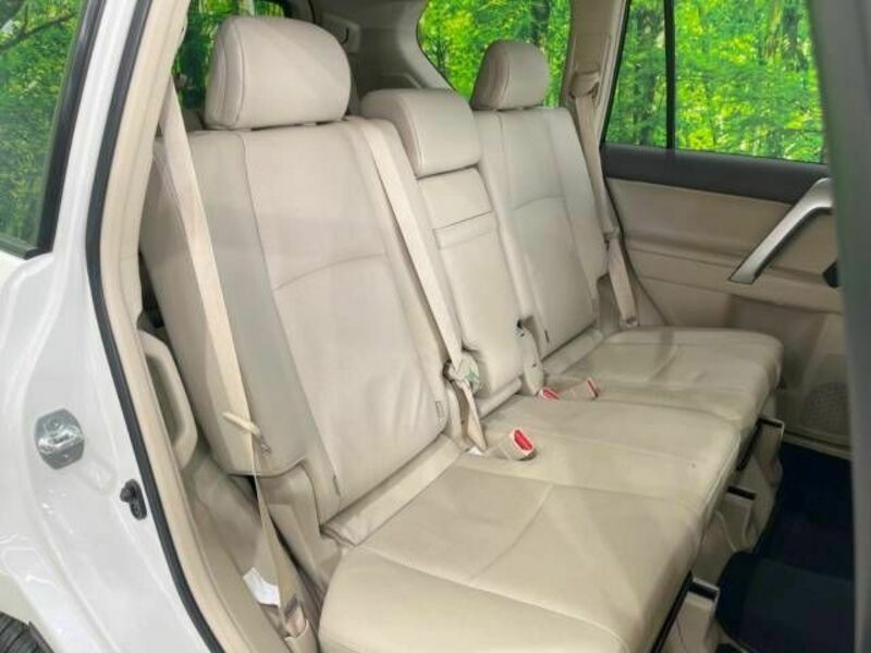 LAND CRUISER PRADO-9