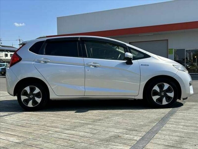 FIT HYBRID-11