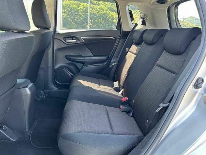 FIT HYBRID-17