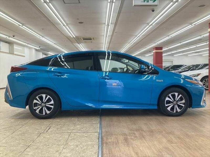 PRIUS PHV