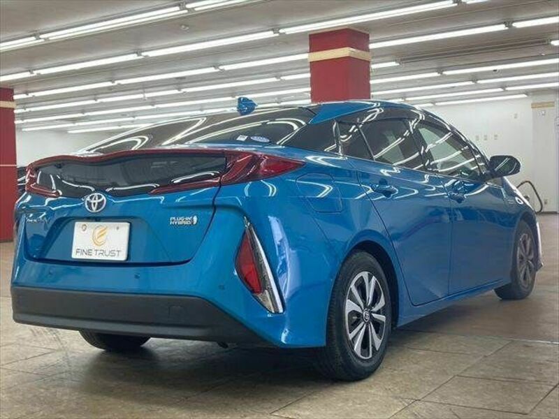 PRIUS PHV