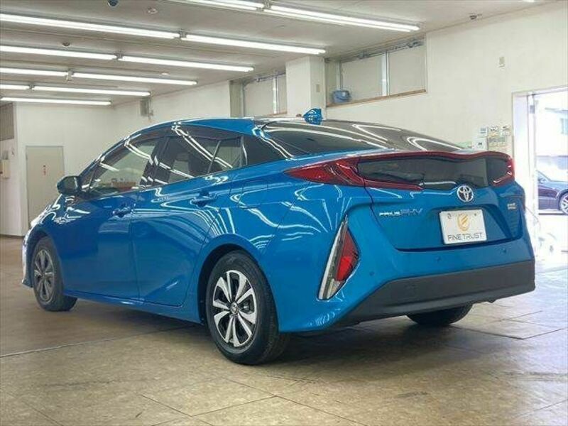 PRIUS PHV
