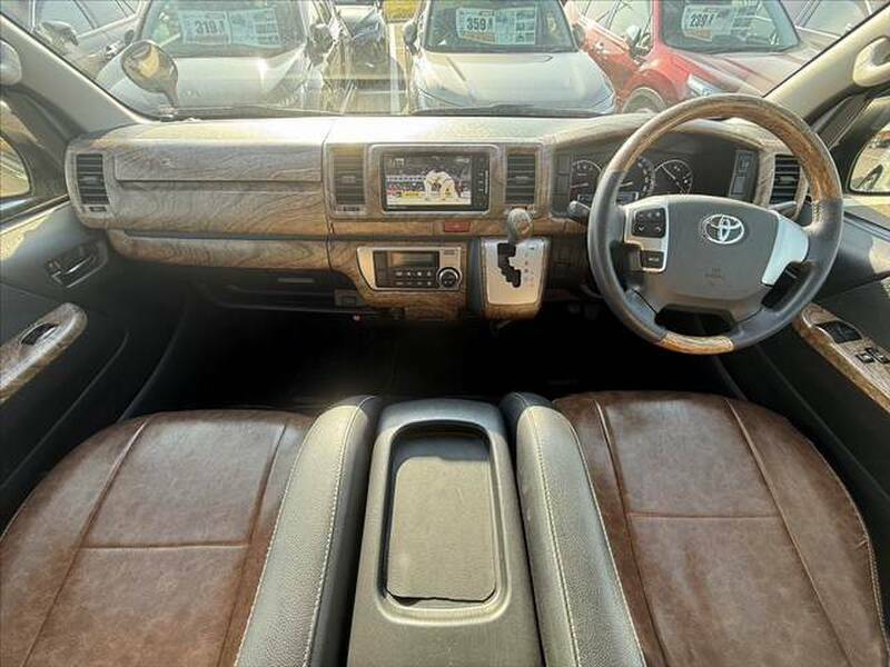HIACE VAN