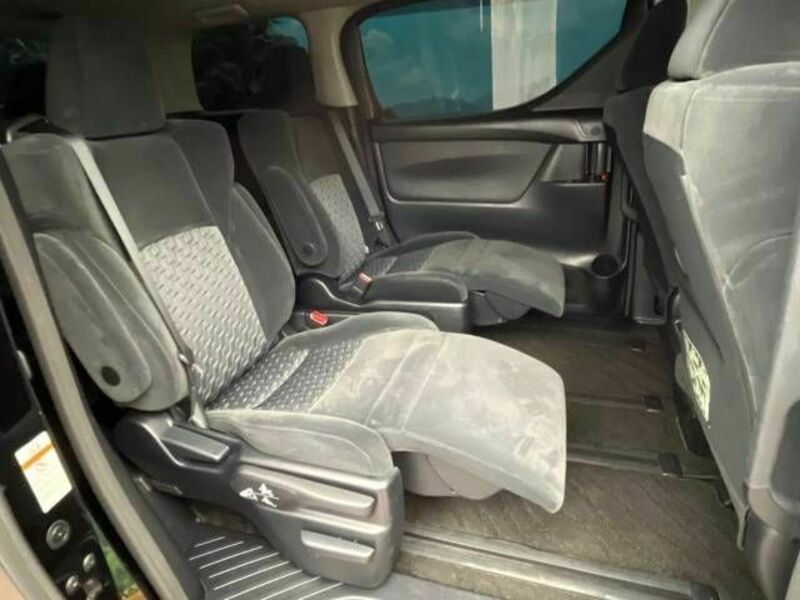 VELLFIRE-8