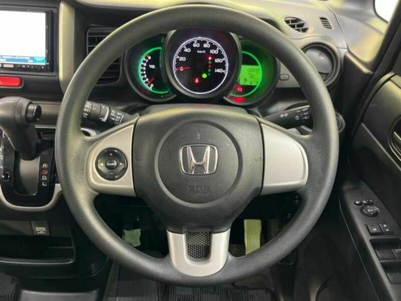 N BOX