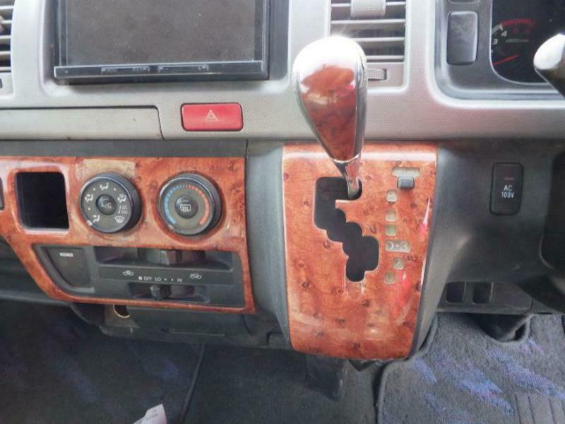 HIACE-21