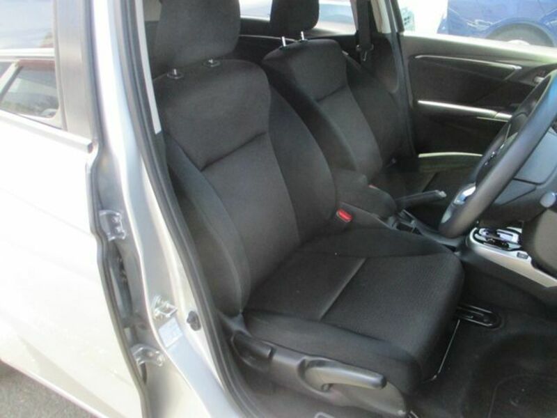 FIT HYBRID-17