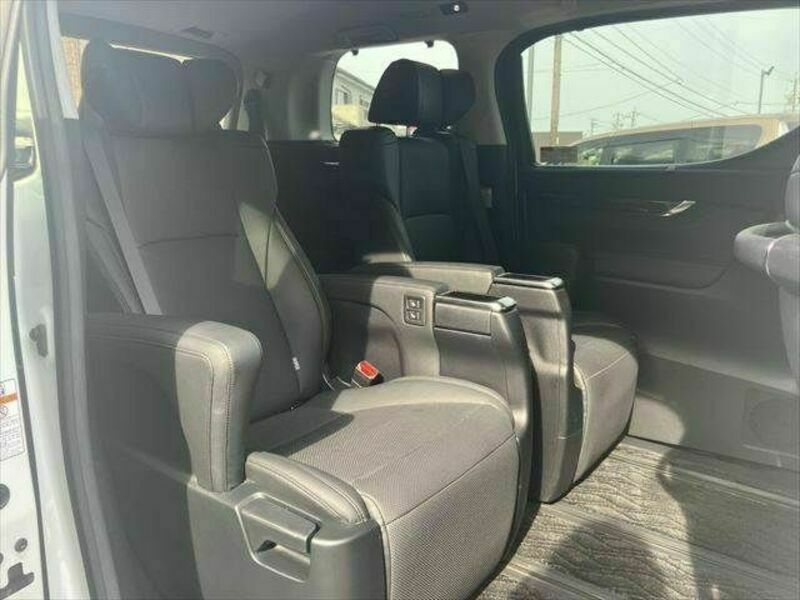 VELLFIRE-6