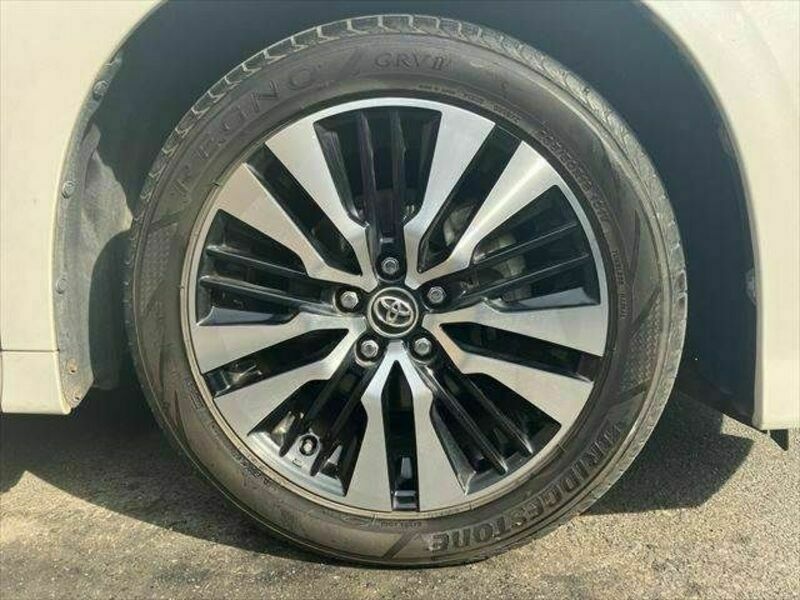 VELLFIRE-12