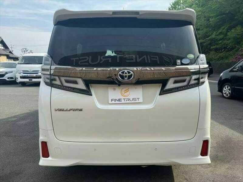 VELLFIRE-17