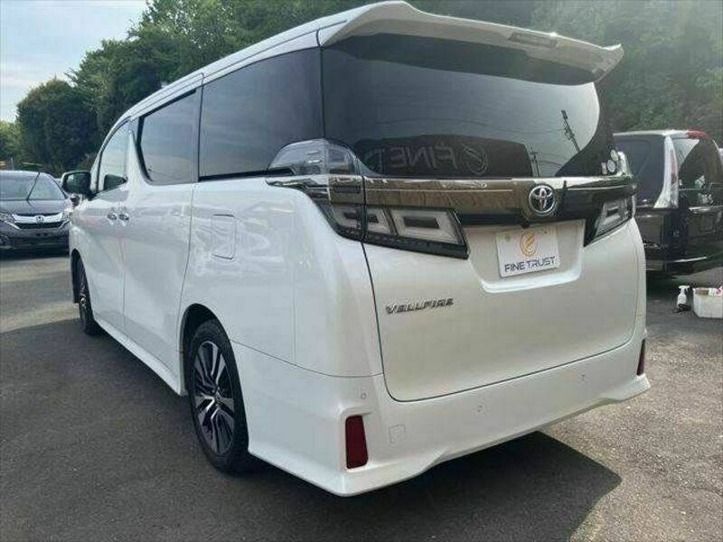 VELLFIRE-18