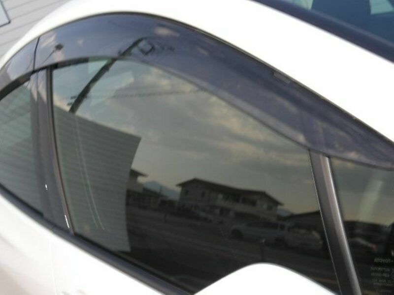PRIUS-25