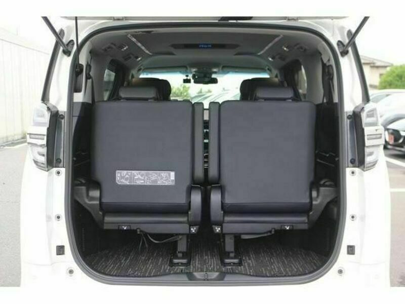 VELLFIRE-17
