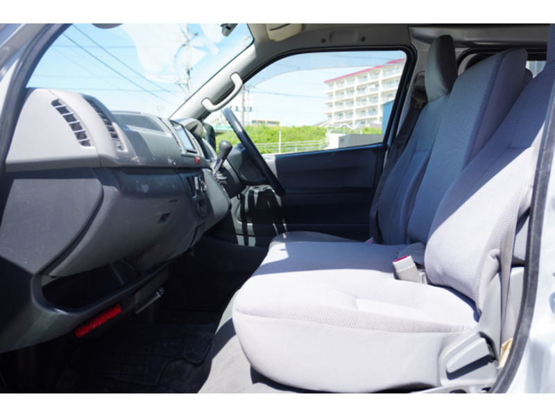 HIACE VAN-13