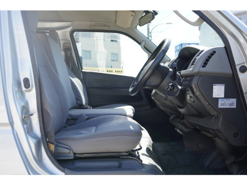 HIACE VAN-8