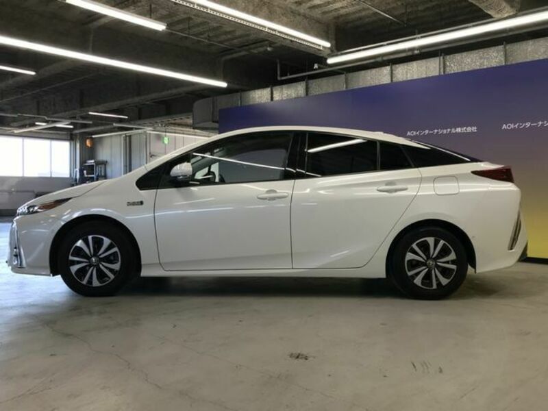 PRIUS PHV