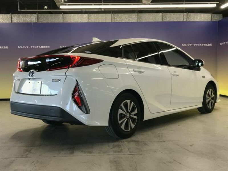 PRIUS PHV