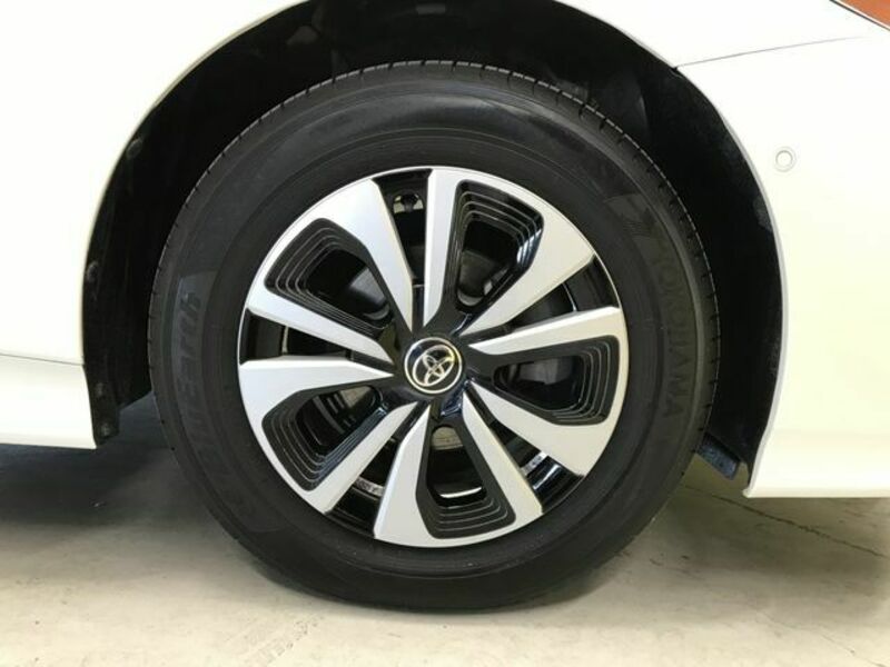 PRIUS PHV