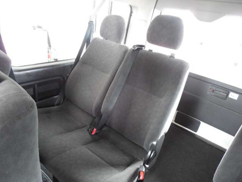 HIACE-8