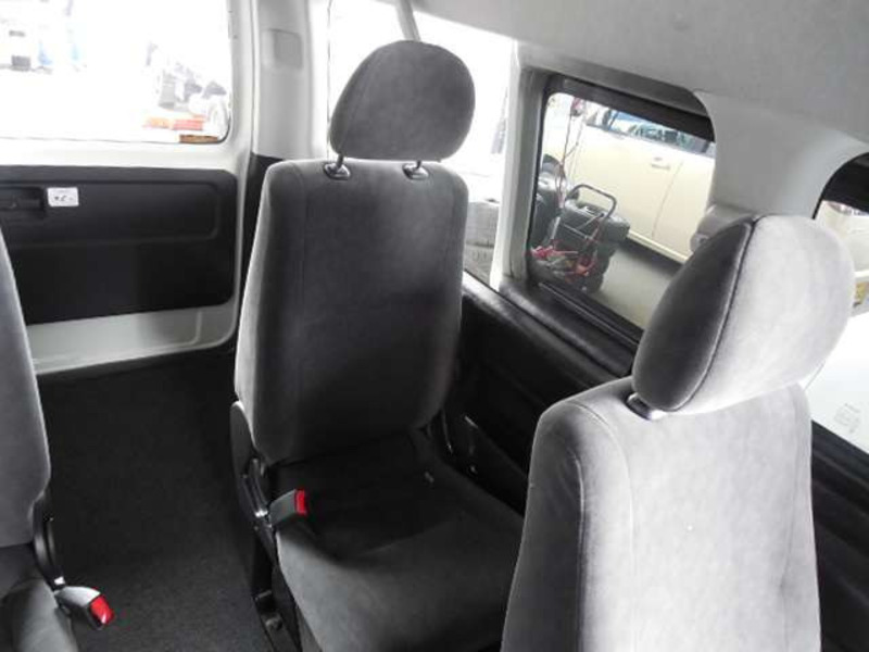 HIACE-10