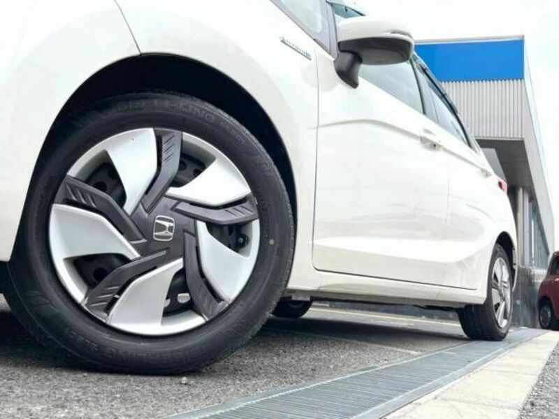 FIT HYBRID-14