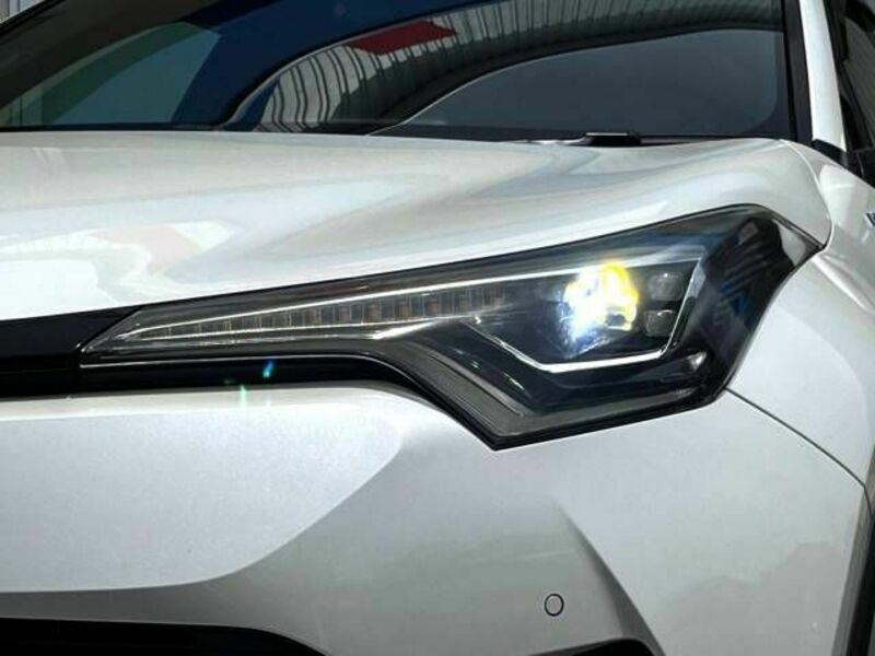 C-HR-11
