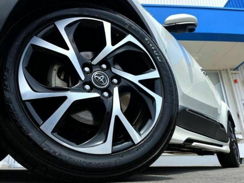 C-HR-12