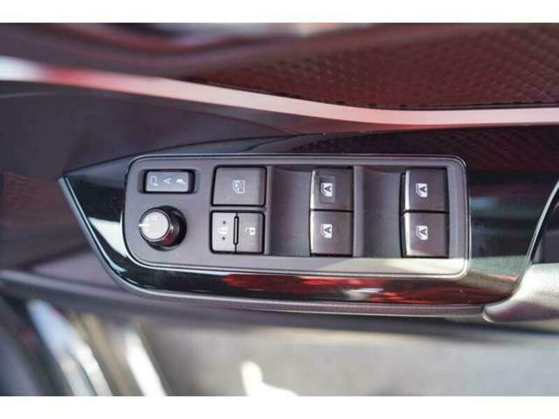 C-HR-11