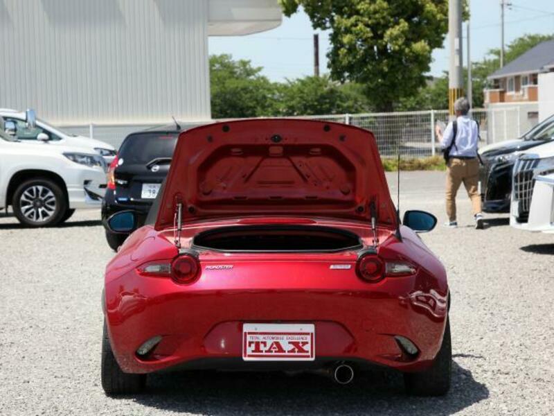 ROADSTER