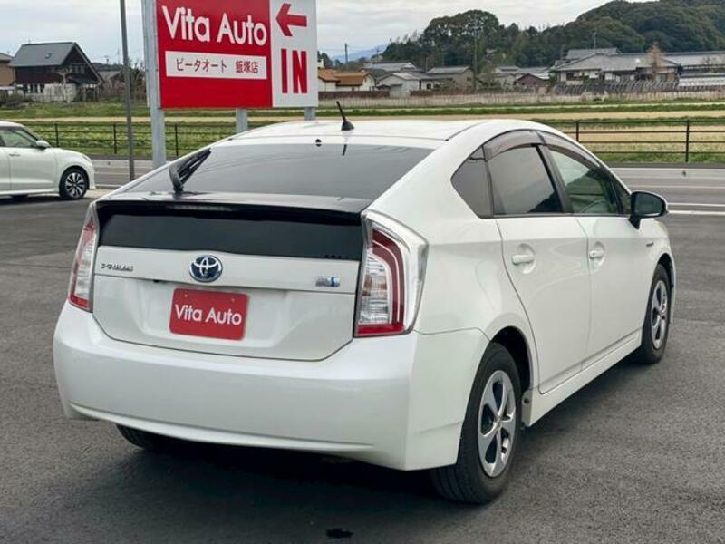 PRIUS-13