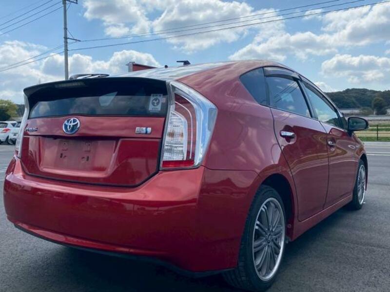 PRIUS-4