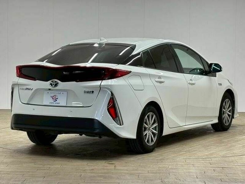 PRIUS PHV
