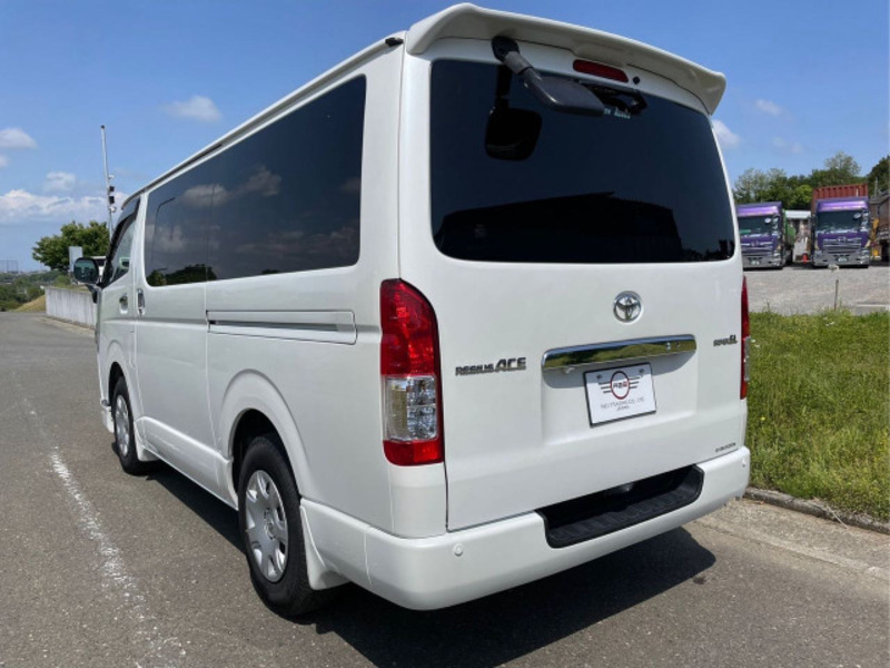 HIACE VAN-6