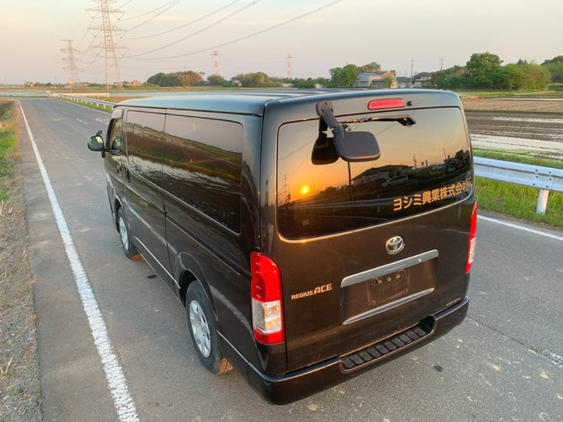 HIACE VAN