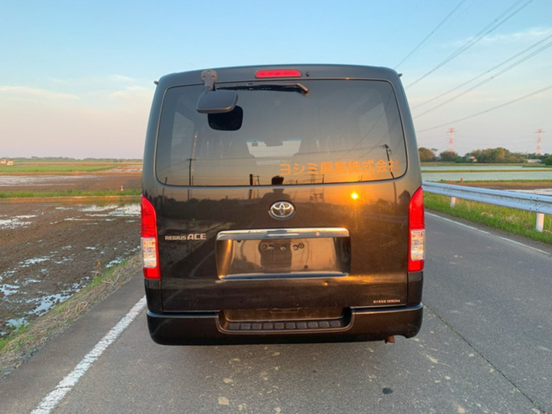 HIACE VAN
